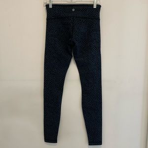 Lululemon pattern leggings